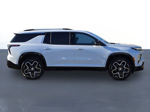 New 2026 Chevrolet Traverse High Country image 4
