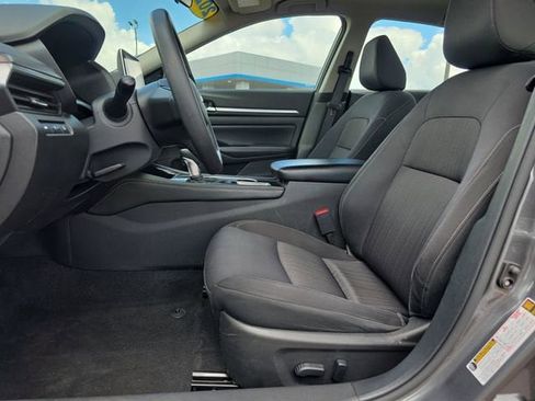Used 2023 Nissan Altima 2.5 SV FWD image 10