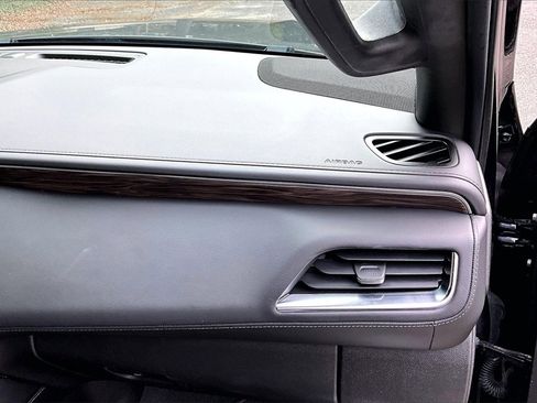 Used 2022 Chevrolet Tahoe Z71 w/ Luxury Package image 22