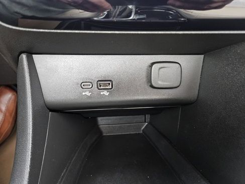 Certified 2024 Buick Encore GX Avenir image 32