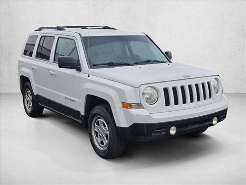 Used 2014 Jeep Patriot Sport FWD image 3