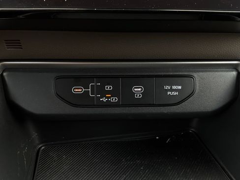 Used 2026 Kia Carnival FWD image 28