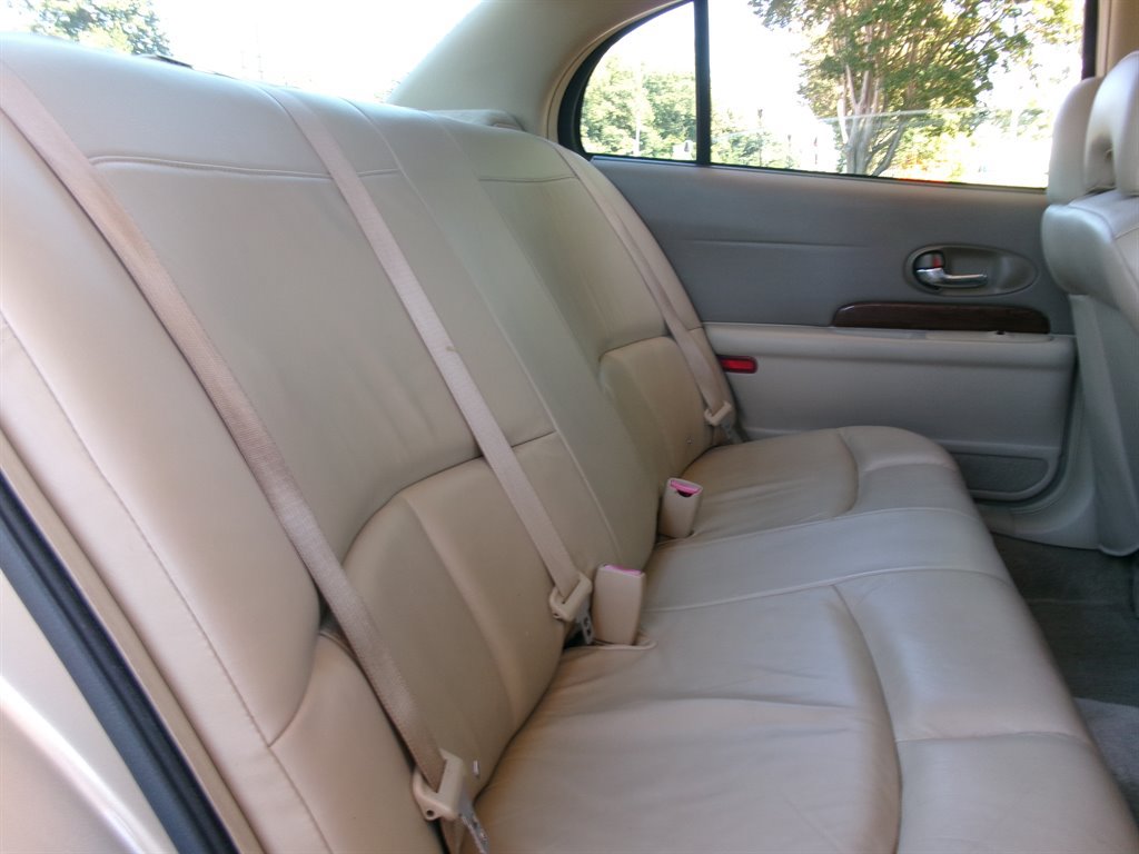 Used 2005 Buick Le Sabre Custom w/ Leather and Comfort Group FWD image 25