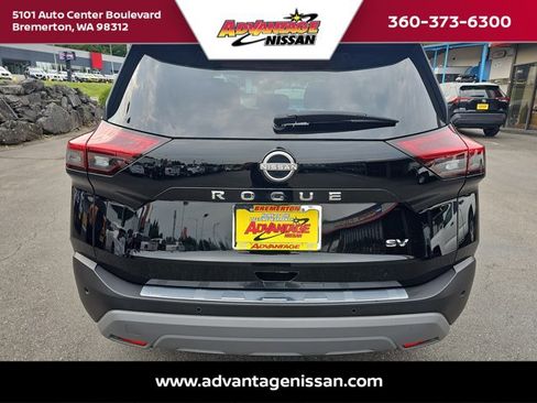 Used 2023 Nissan Rogue SV image 4
