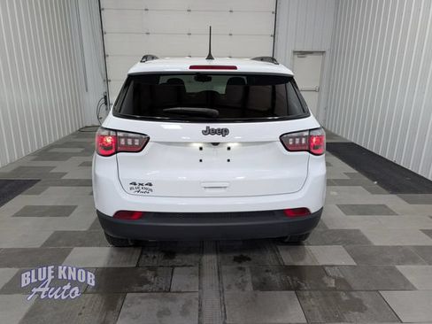 Used 2025 Jeep Compass Latitude w/ Altitude Special Edition AWD/4WD image 3