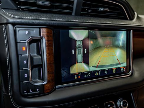 Used 2024 GMC Yukon XL Denali Ultimate AWD/4WD image 19