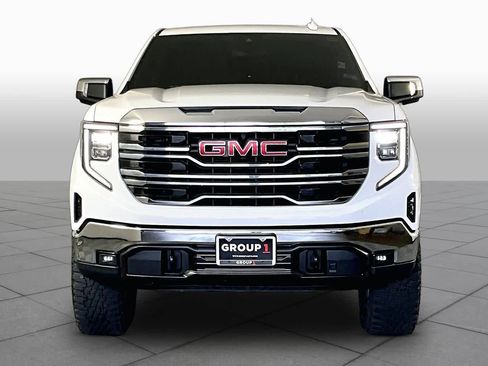 Used 2022 GMC Sierra 1500 SLT w/ SLT Convenience Package AWD/4WD image 4