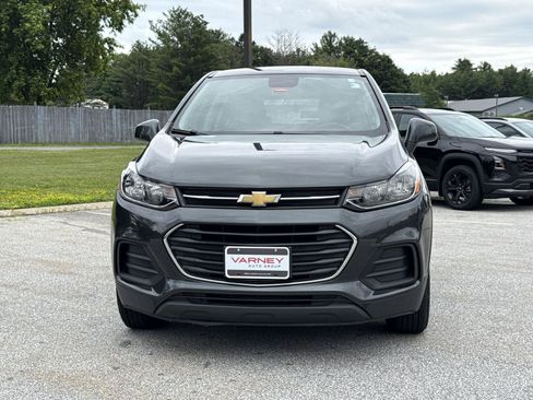 Used 2020 Chevrolet Trax LS AWD/4WD image 2