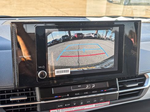 New 2026 Toyota Sienna LE FWD image 26