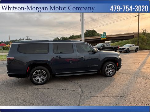 Used 2023 Jeep Wagoneer L Series II AWD/4WD image 4