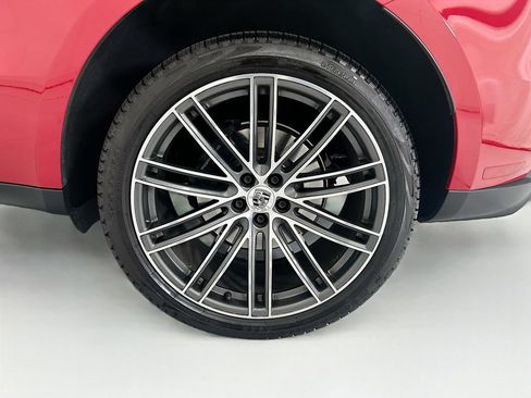 Certified 2025 Porsche Macan AWD/4WD image 31