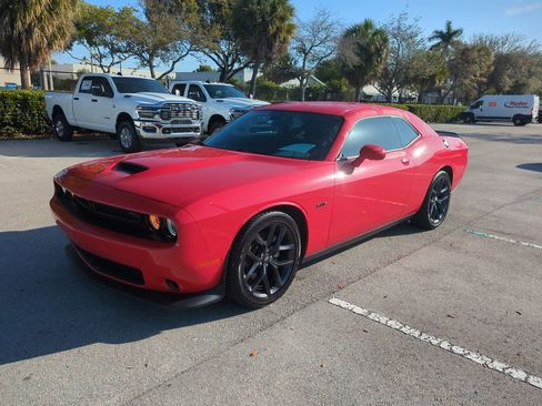 Used 2023 Dodge Challenger R/T w/ Blacktop Package image 10