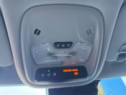 Used 2022 Chevrolet TrailBlazer LT w/ Convenience Package image 29