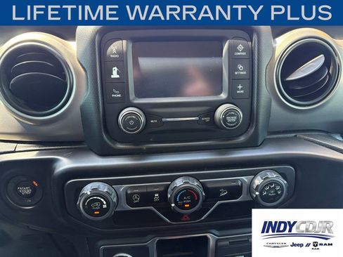 Used 2018 Jeep Wrangler Unlimited Sport AWD/4WD image 18