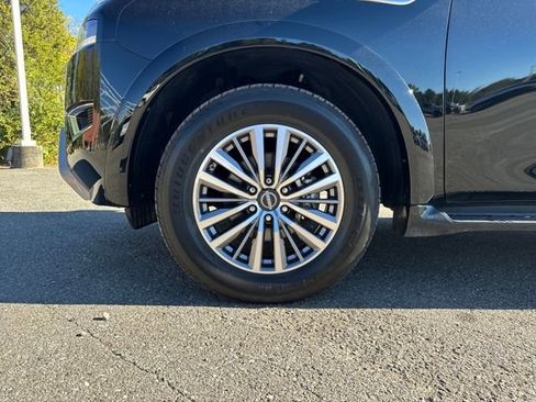 Used 2024 Nissan Armada SL w/ Captain's Chairs Package image 27