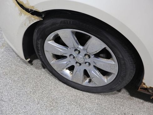 Used 2011 Buick LaCrosse CXL FWD image 8