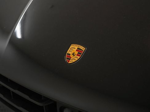 Certified 2023 Porsche Macan AWD/4WD image 18