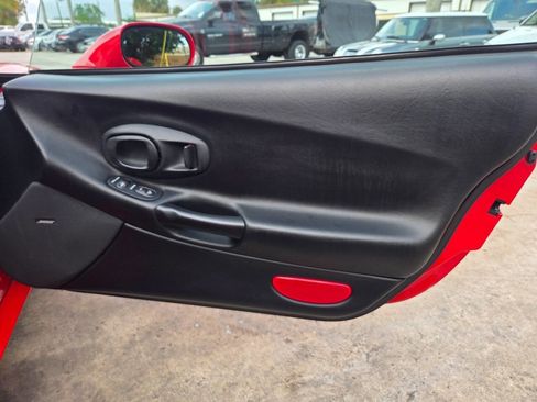 Used 2004 Chevrolet Corvette Convertible w/ Preferred Equipment Group image 14