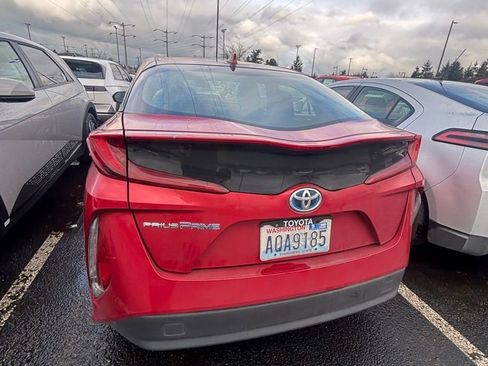Used 2017 Toyota Prius Prime image 6