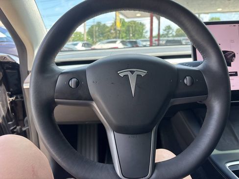 Used 2022 Tesla Model 3 Long Range AWD/4WD image 9