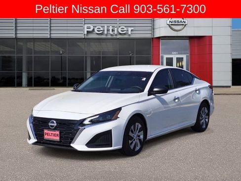 Used 2025 Nissan Altima 2.5 S FWD image 3