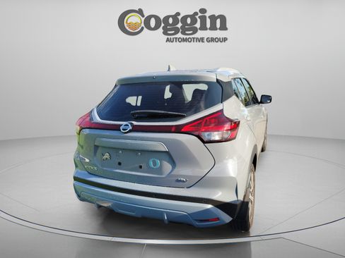 Used 2021 Nissan Kicks SV FWD image 4