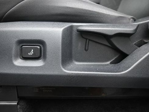 Used 2025 Toyota Tacoma SR5 AWD/4WD image 20