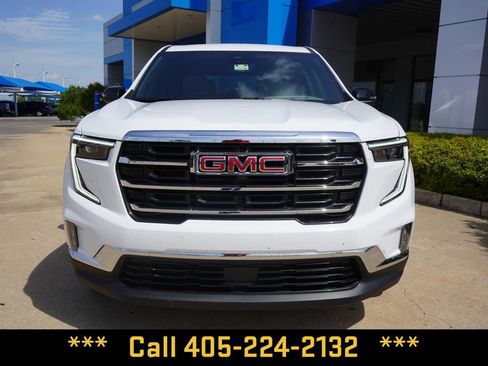 Used 2026 GMC Acadia Elevation w/ Elevation Premium Package AWD/4WD image 3
