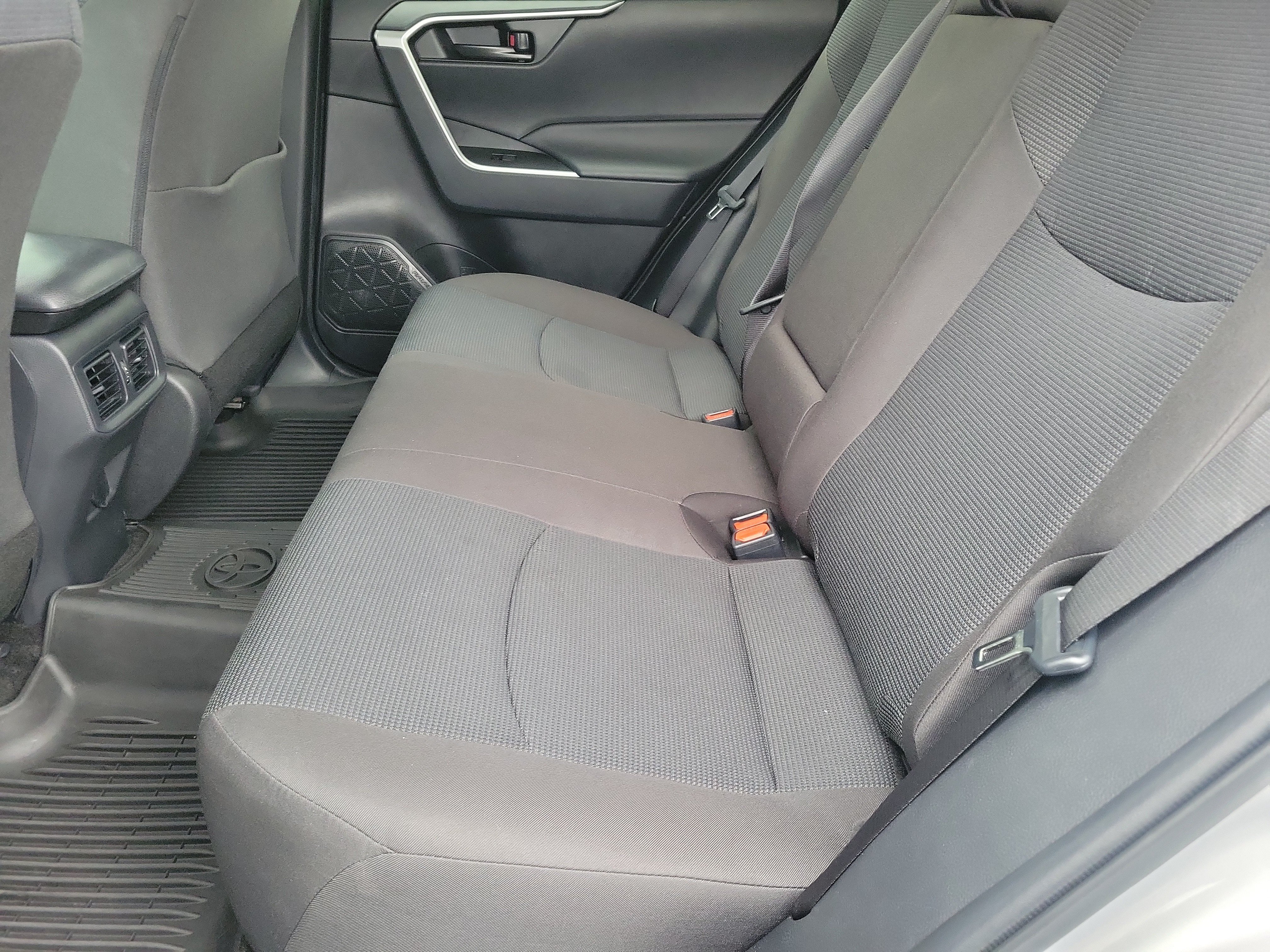 Used 2024 Toyota RAV4 LE FWD image 11