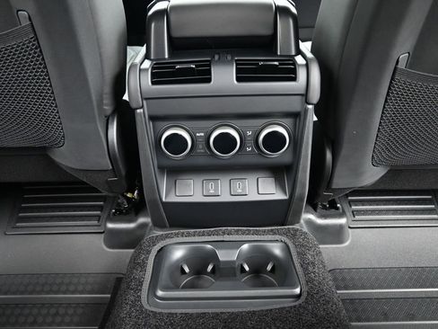 New 2026 Land Rover Defender 130 X-Dynamic SE AWD/4WD image 18