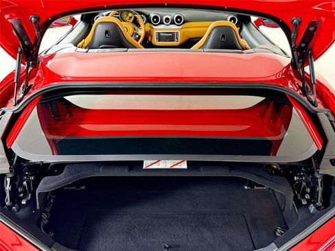 Used 2016 Ferrari California T image 29
