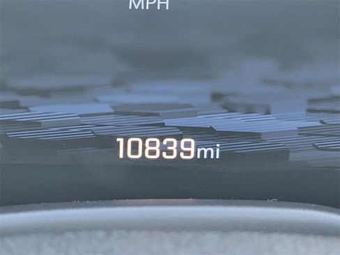 Used 2025 Chevrolet Suburban LT w/ Comfort Package image 39