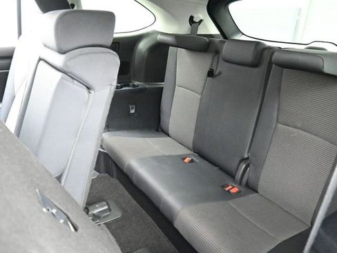 Used 2024 Toyota Highlander LE FWD image 26
