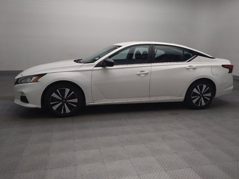Used 2021 Nissan Altima 2.5 SR FWD image 2