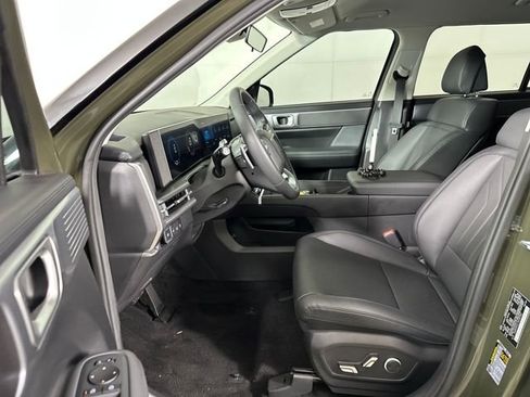 Used 2025 Hyundai Santa Fe SEL FWD image 11