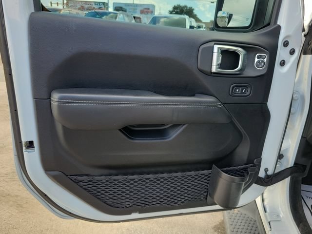 Used 2023 Jeep Wrangler Unlimited Sahara AWD/4WD image 18