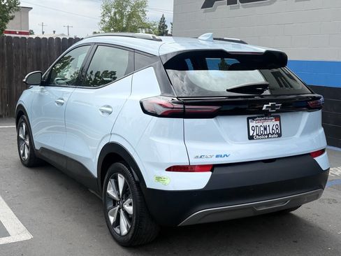 Used 2023 Chevrolet Bolt EUV LT w/ Convenience Package image 4