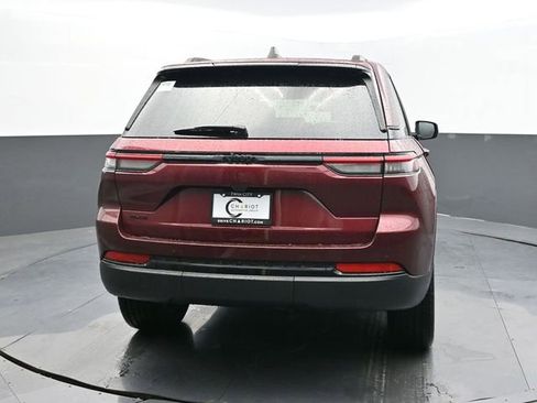 New 2025 Jeep Grand Cherokee Altitude AWD/4WD image 5