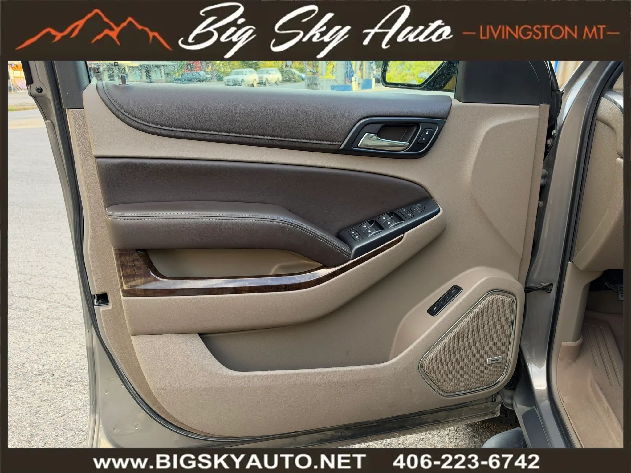 Used 2018 Chevrolet Suburban LT AWD/4WD image 11