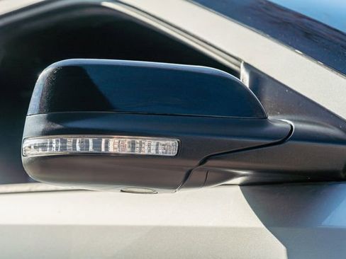 Used 2018 Ford Explorer XLT w/ Equipment Group 202A image 11