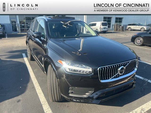 Used 2022 Volvo XC90 T5 Momentum w/ Climate Package AWD/4WD image 1