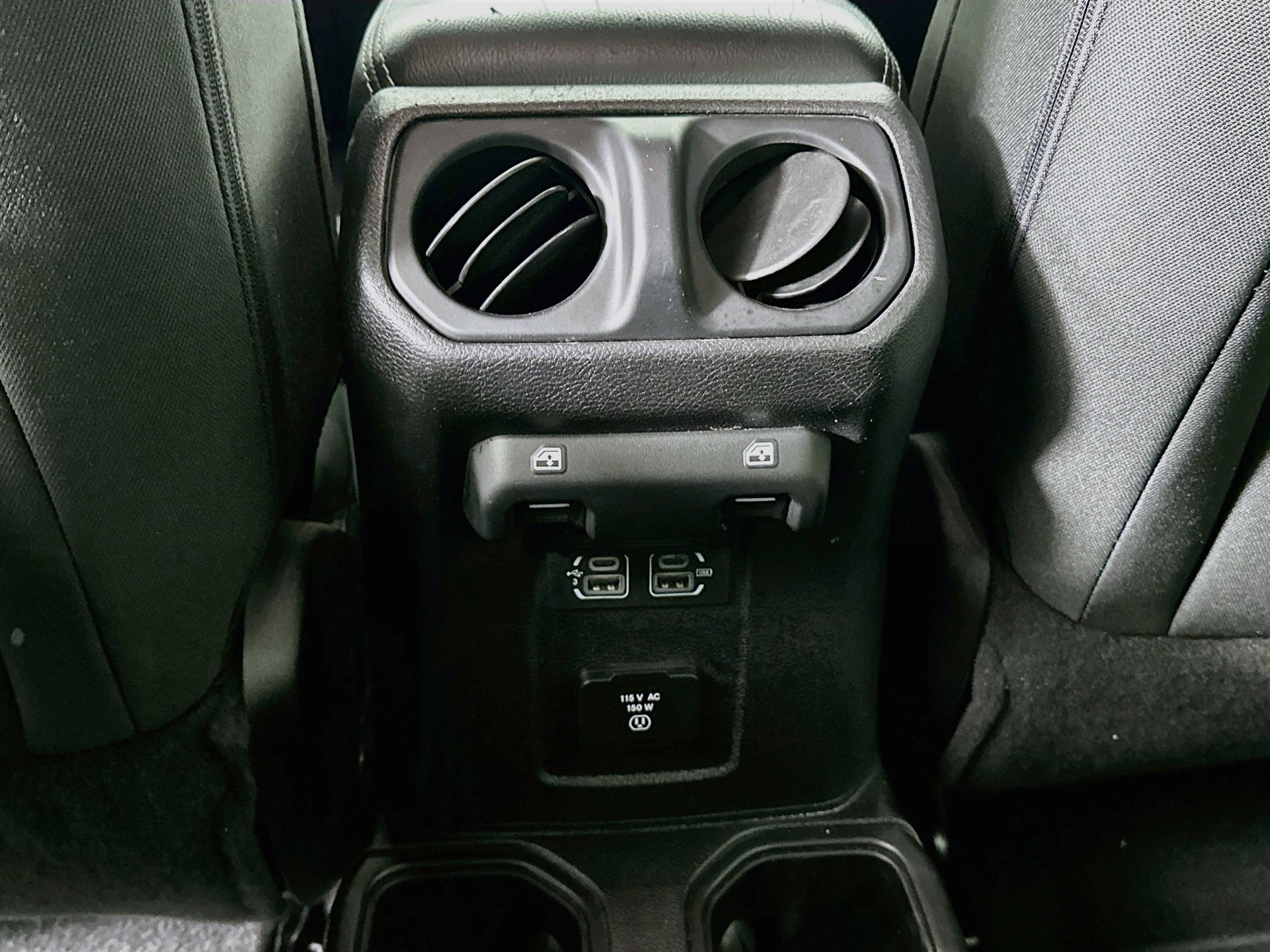 Used 2019 Jeep Wrangler Unlimited Sahara AWD/4WD image 28