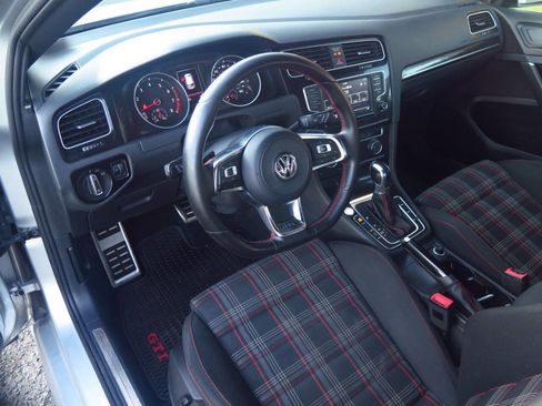 Used 2017 Volkswagen GTI Sport image 7