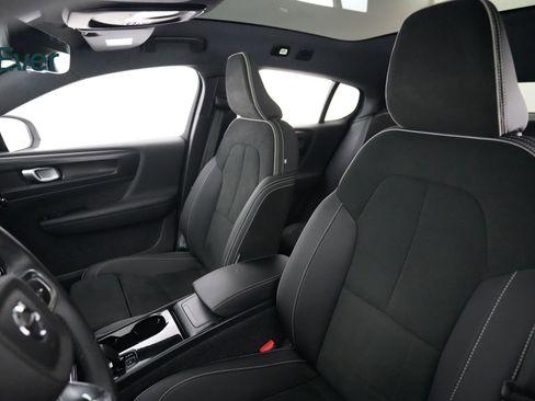 Used 2023 Volvo C40 P8 Recharge Plus AWD/4WD image 4