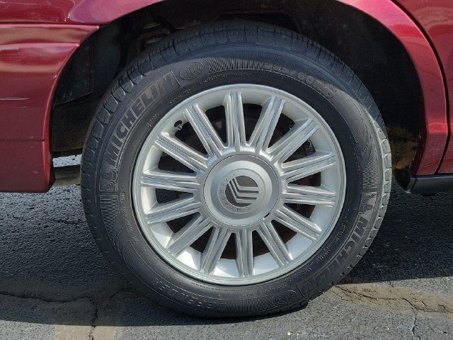 Used 2010 Mercury Grand Marquis LS RWD image 23