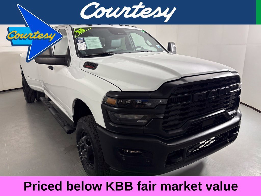 Used 2025 RAM 3500 Tradesman AWD/4WD image 1