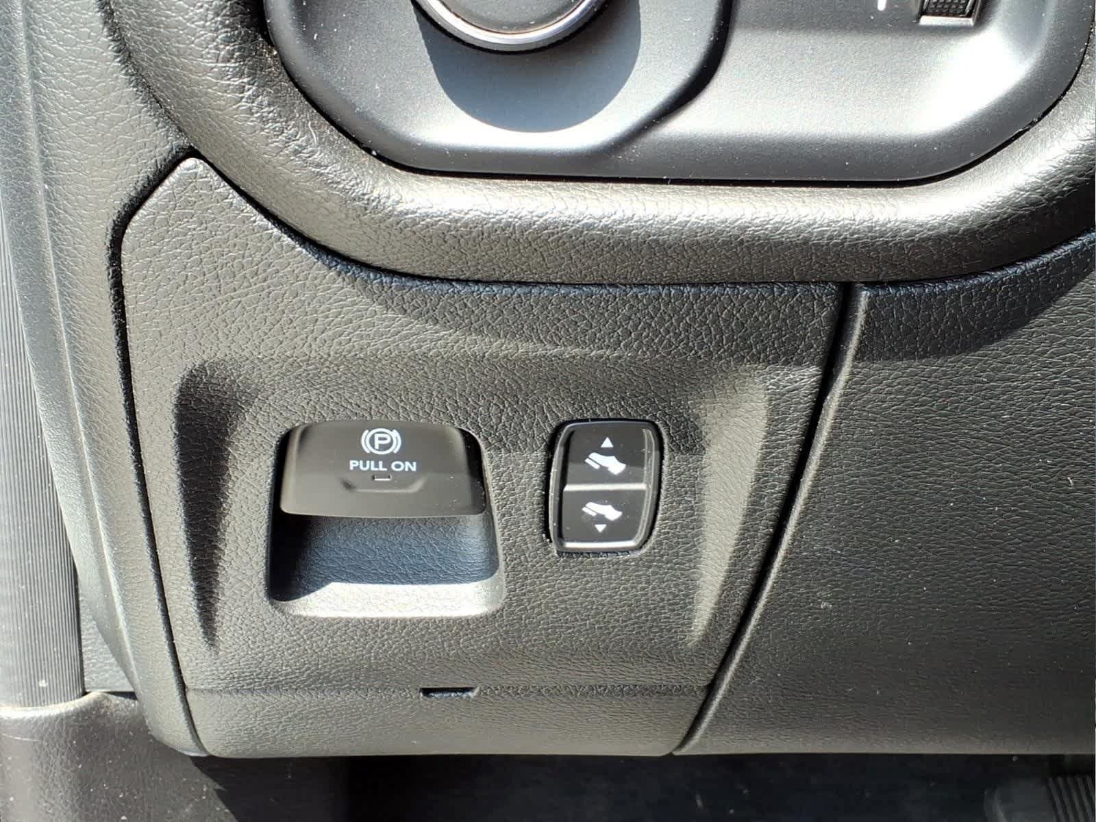 Used 2023 RAM 1500 Big Horn AWD/4WD image 11