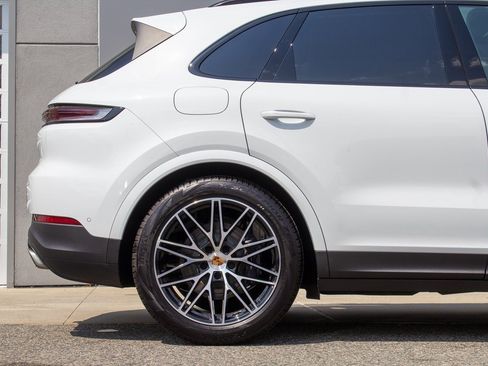 Used 2025 Porsche Cayenne Base w/ Premium Package Plus image 6