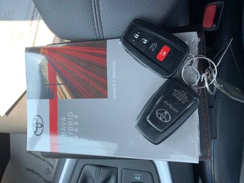 Used 2024 Toyota RAV4 XSE w/ Weather Package AWD/4WD image 9