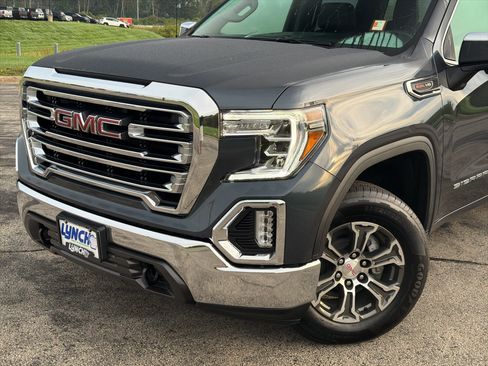 Used 2022 GMC Sierra 1500 SLT w/ SLT Convenience Package AWD/4WD image 8